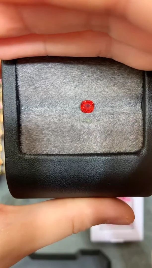 【闪购商品】定制尖晶石裸石未镶嵌枕型 火焰橙色调 0.54ct