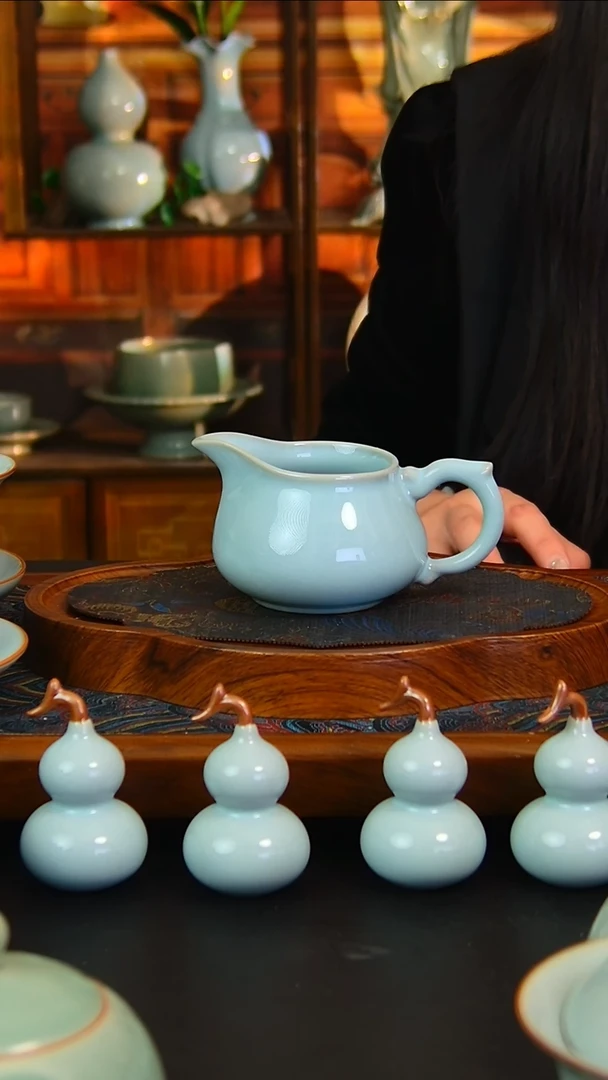 瓷片支钉烧公道杯，微瑕