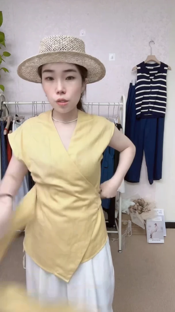 Miss Studio 2025韩版气质新款麻料绑带上衣淡黄色