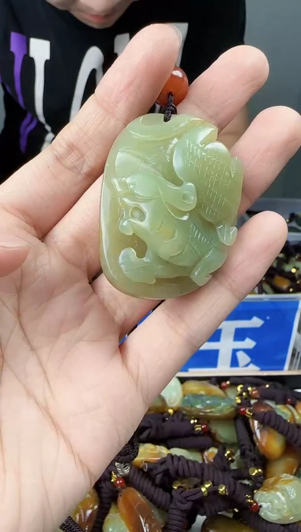 和田玉未镶嵌颈饰1