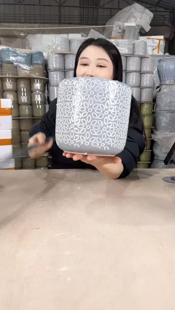 【闪购商品】陶瓷波西米亚灰白中号18x17