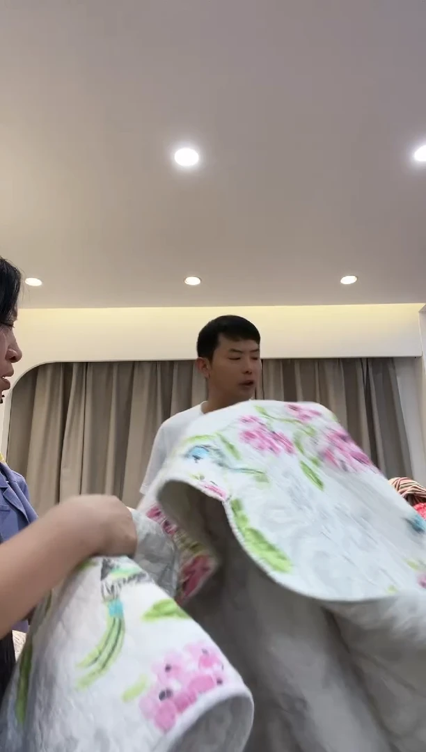 棉棉D08严重瑕疵花床盖230*250