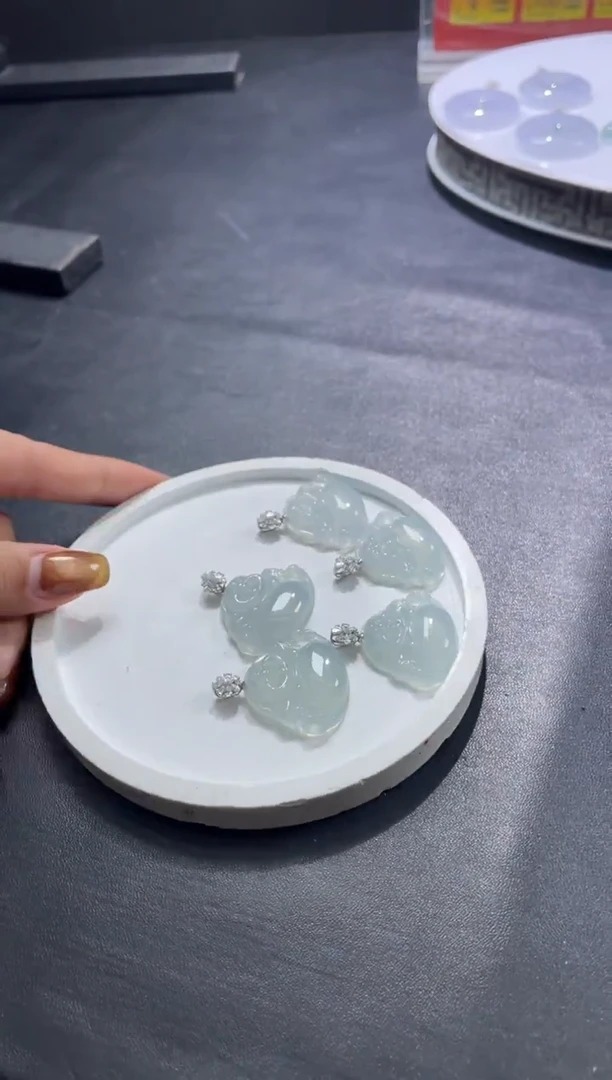 18K金镶嵌定制翡翠DDJ44240/多样性发一件