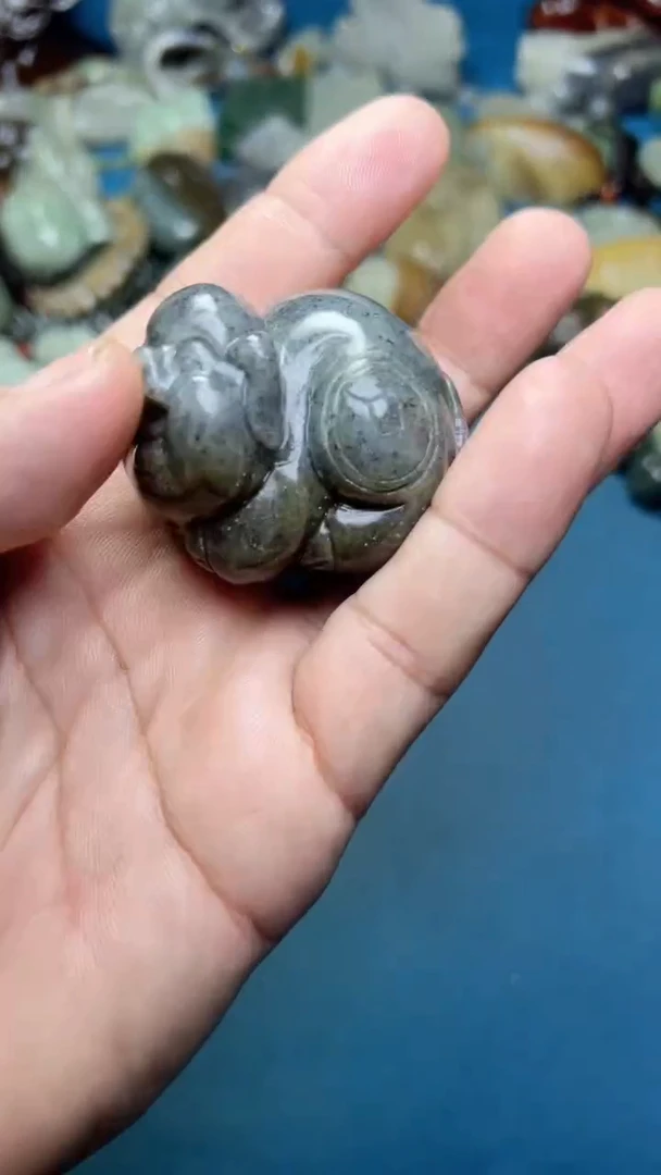 和田玉未镶嵌把件-