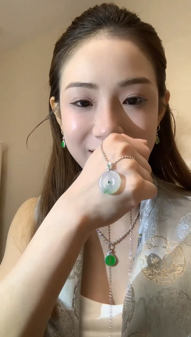 吊坠(不含链)18K金镶嵌翡翠A3 不含链 多样性发货一件