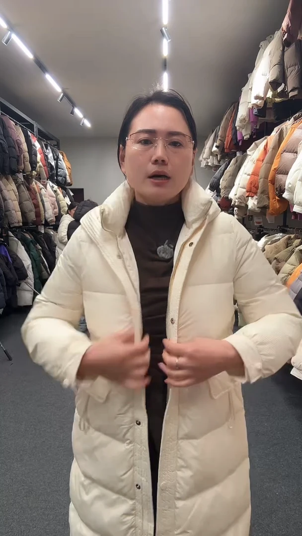 艾雨衣尚羽绒外套