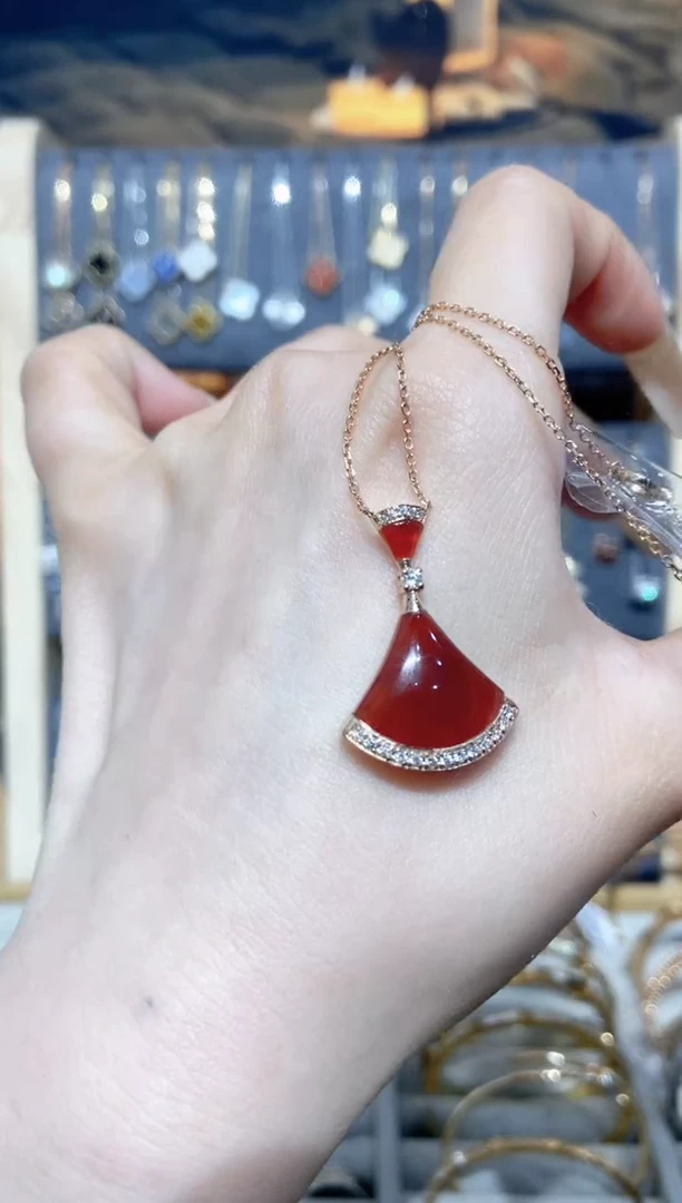 套链钻石18K金镶嵌钻石K玫上下大红裙