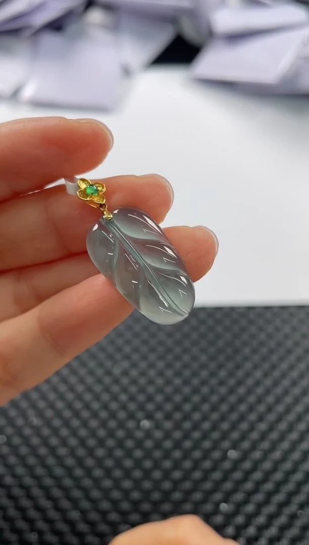 颈饰18K金镶嵌翡翠基地发货H 8279 叶子