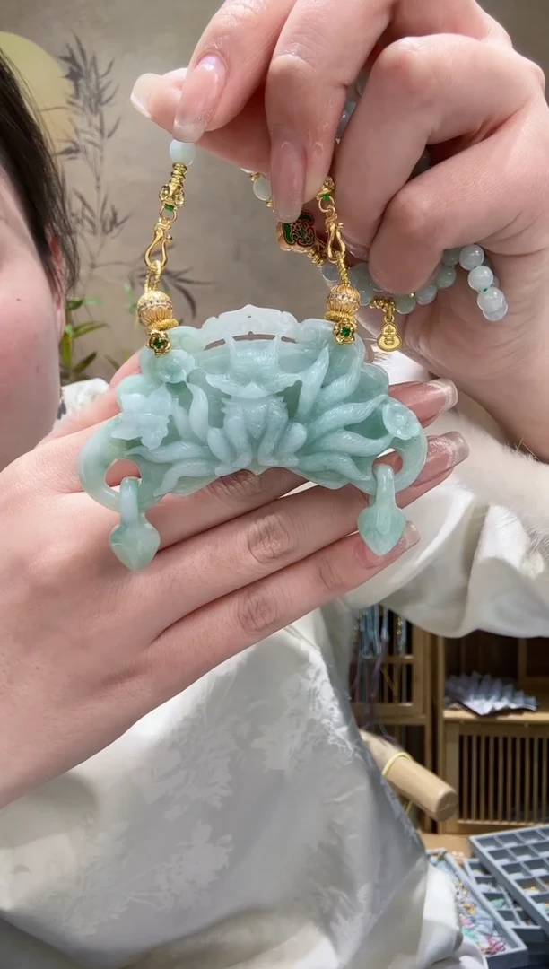 【闪购商品】翡翠颈饰未镶嵌吊坠