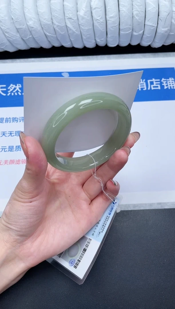 未镶嵌手镯石英质玉120-56.4DK