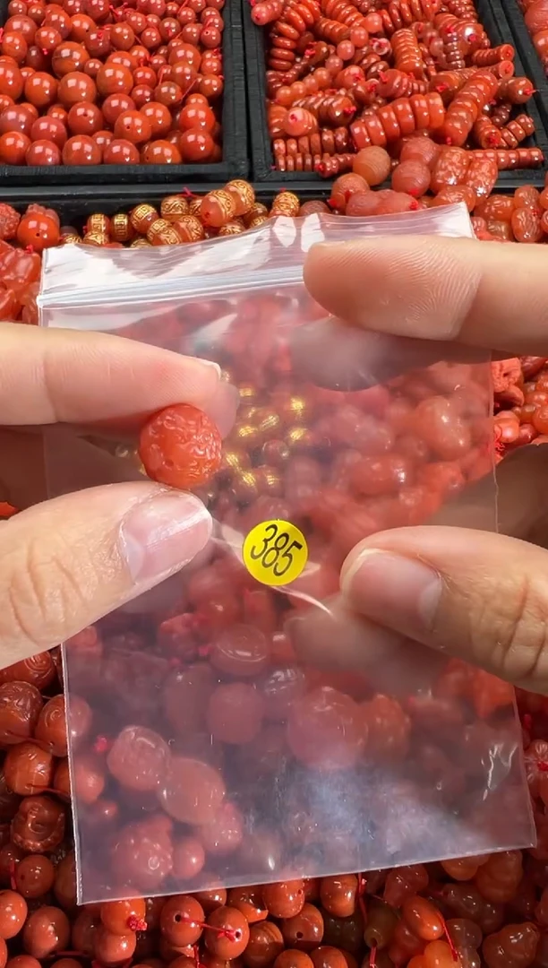 【闪购商品】南红玛瑙颈饰未镶嵌1