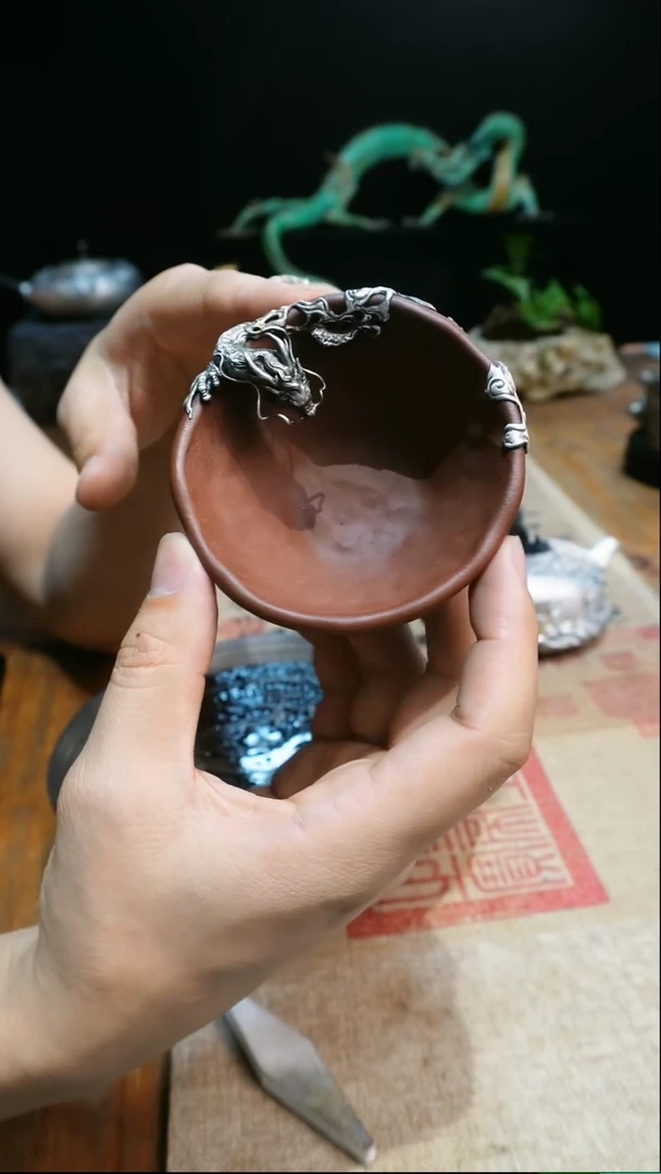 【闪购商品】欲山行紫砂龙饮主人杯