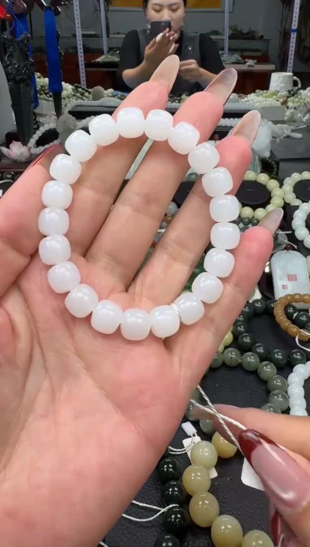 未镶嵌手串和田玉俄白玉卡10