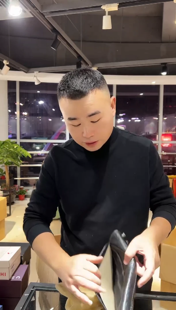 头层牛皮韩爵绅士包包皮具939