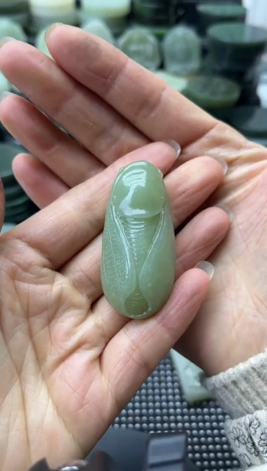 未镶嵌和田玉珠宝半成品蝉