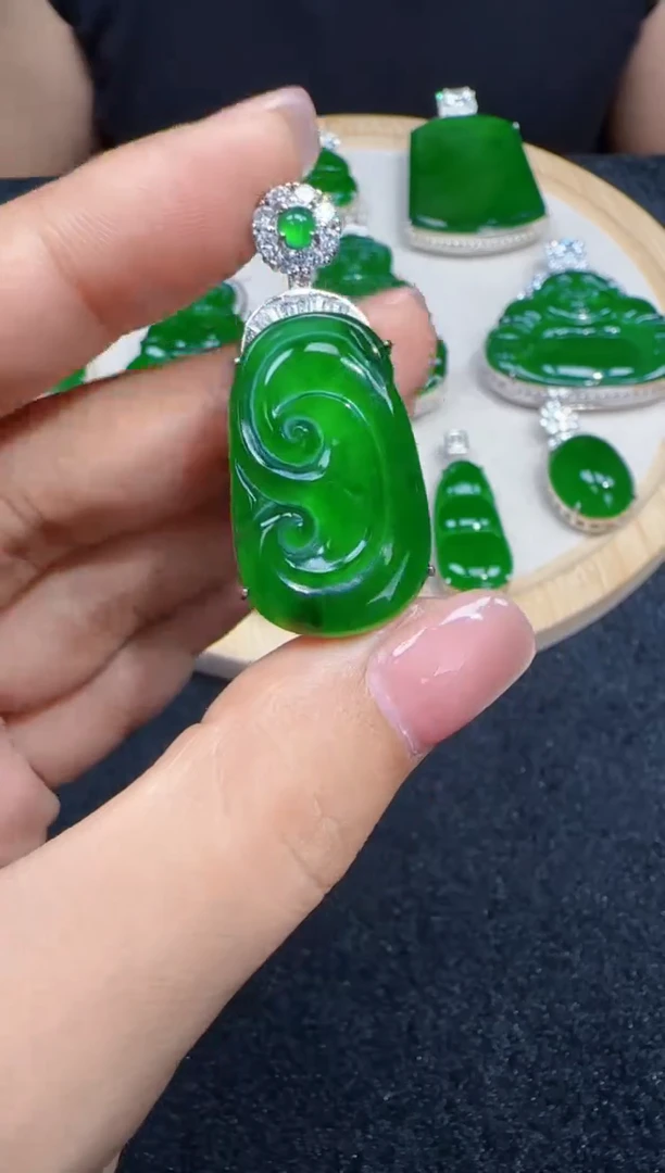 未镶嵌定制翡翠翡翠吊坠78