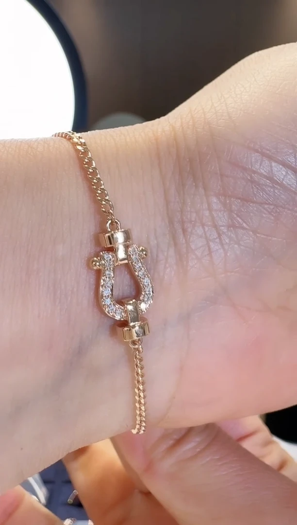 【闪购商品】钻石手链18K金镶嵌小马蹄手链