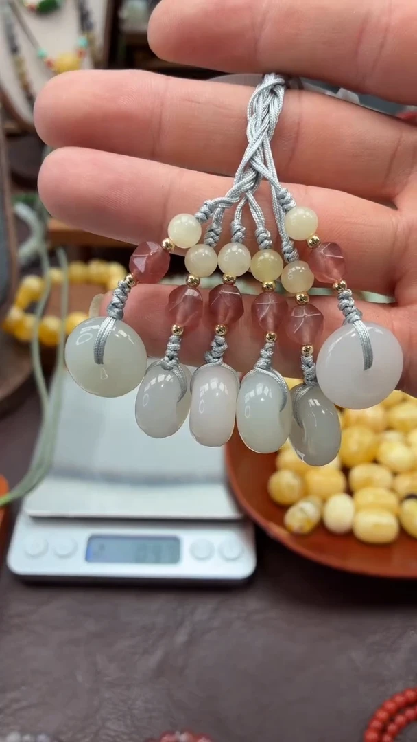 未镶嵌和田玉手机链多样性发货任选其一