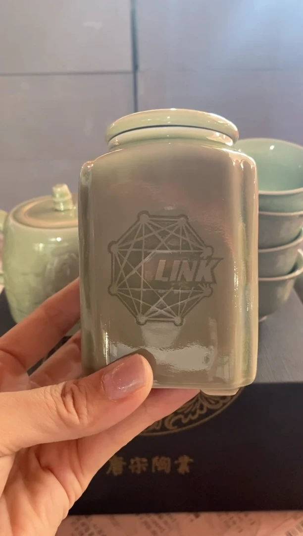 瓷片微瑕处理 082403 四方茶叶罐 一个