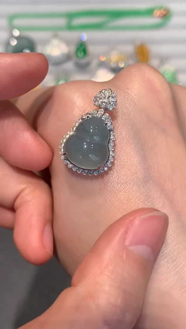 【闪购商品】翡翠吊坠(不含链)18K金镶嵌4980