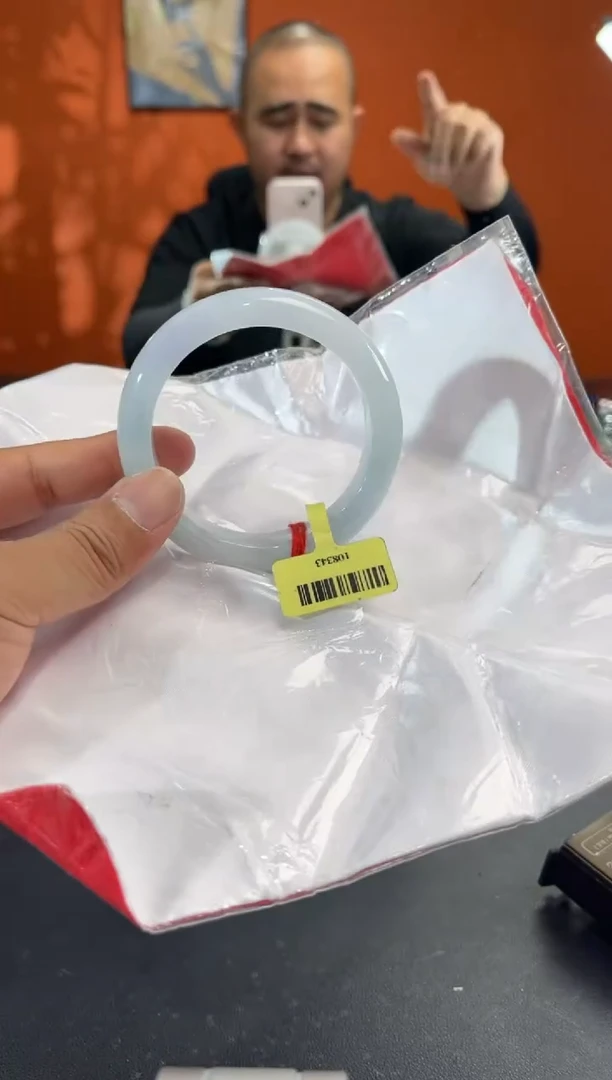 未镶嵌手镯翡翠翡翠手镯