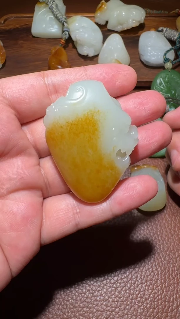 未镶嵌和田玉挂件和田玉