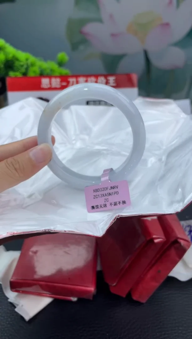翡翠手镯未镶嵌13翡翠手镯
