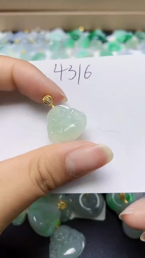 翡翠未镶嵌颈饰天然缅甸翡翠A货