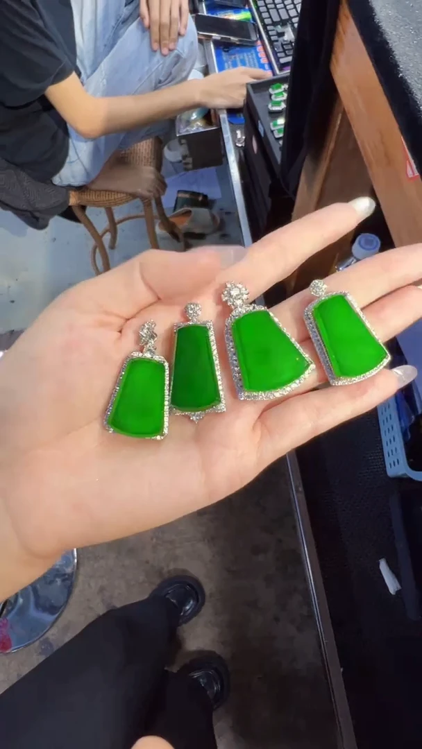 定制翡翠未镶嵌无事牌商品多样性发货1