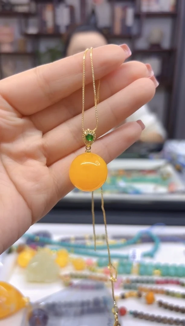 【闪购商品】蜜蜡吊坠(赠链)银S925镀金镶嵌D02