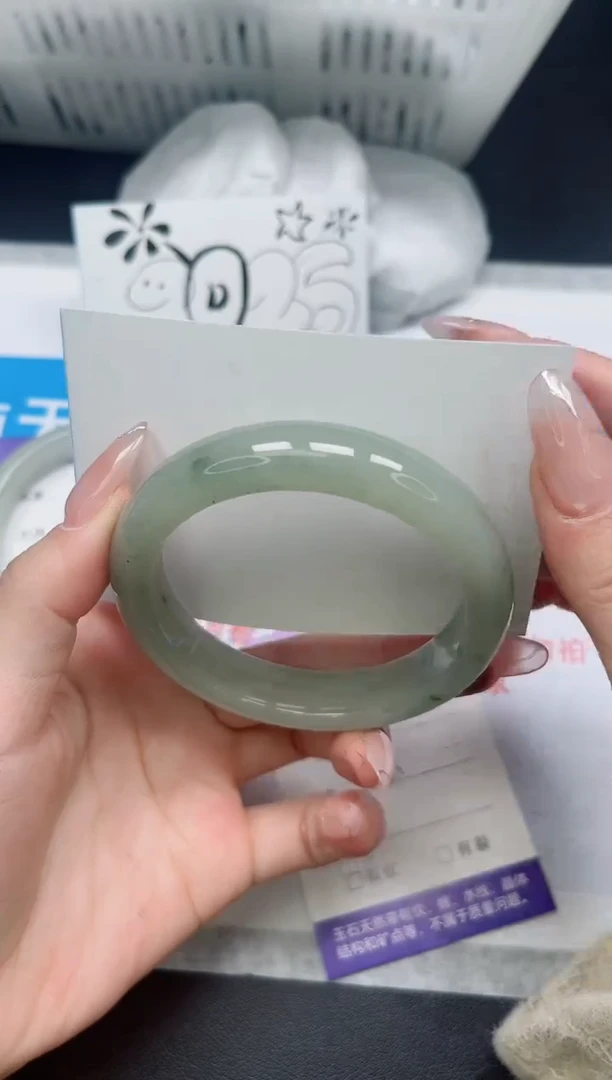 【闪购商品】石英质玉手镯未镶嵌334