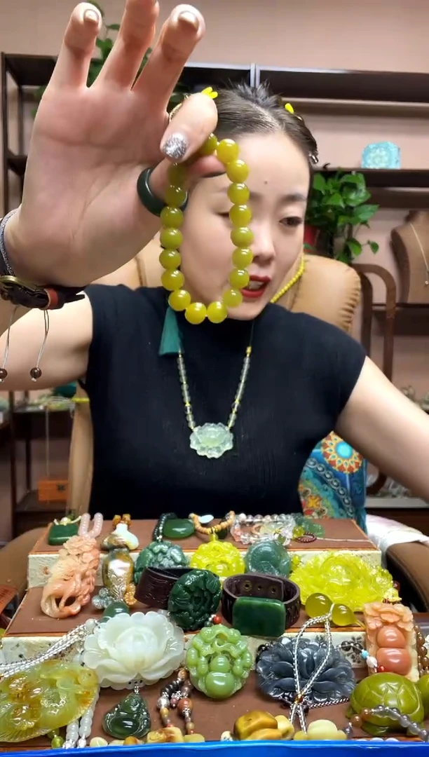 未镶嵌岫玉吊坠多样性发货发其中之一