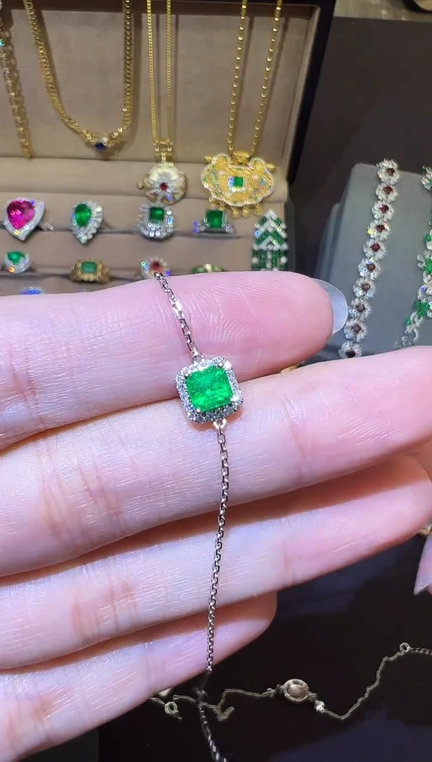 18K金镶嵌手链祖母绿0.61ct