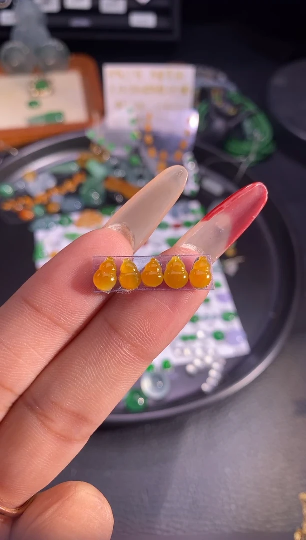 【闪购商品】翡翠挂件未镶嵌葫芦