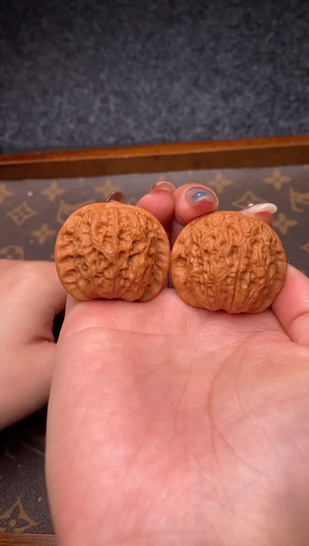 把件文玩核桃B121号39尺血麒麟