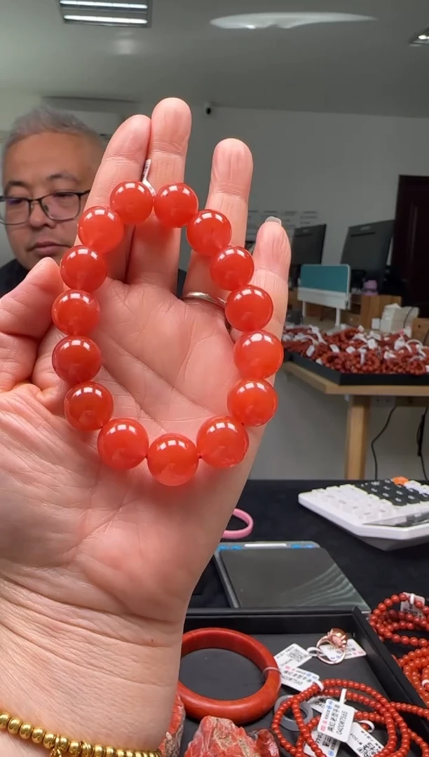 【闪购商品】南红玛瑙14mm保山手串圆珠未镶嵌多样性发一件