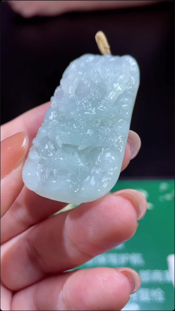 定制翡翠未镶嵌龙牌