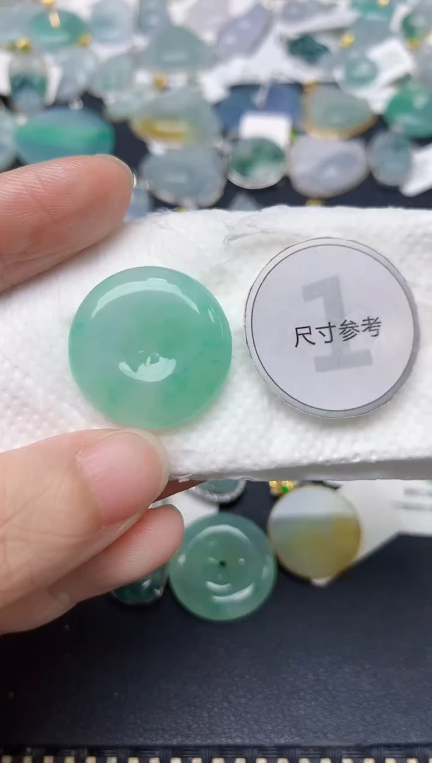 颈饰未镶嵌翡翠天然缅甸A货翡翠