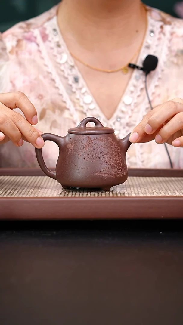 茶壶紫砂四号井底槽青高石瓢刻绘山水240cc朱启华