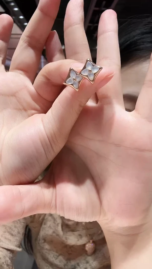 18K金镶嵌贝壳（贝母）耳钉耳钉