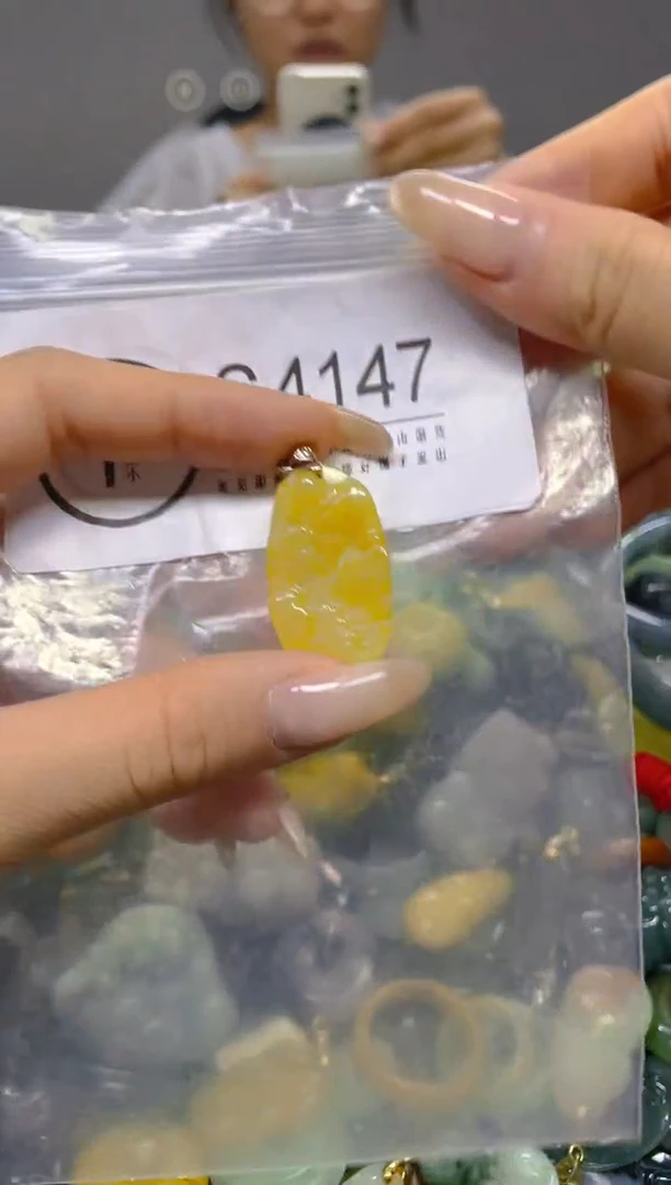 颈饰未镶嵌翡翠/ S /翡翠A货，一件也是批发价