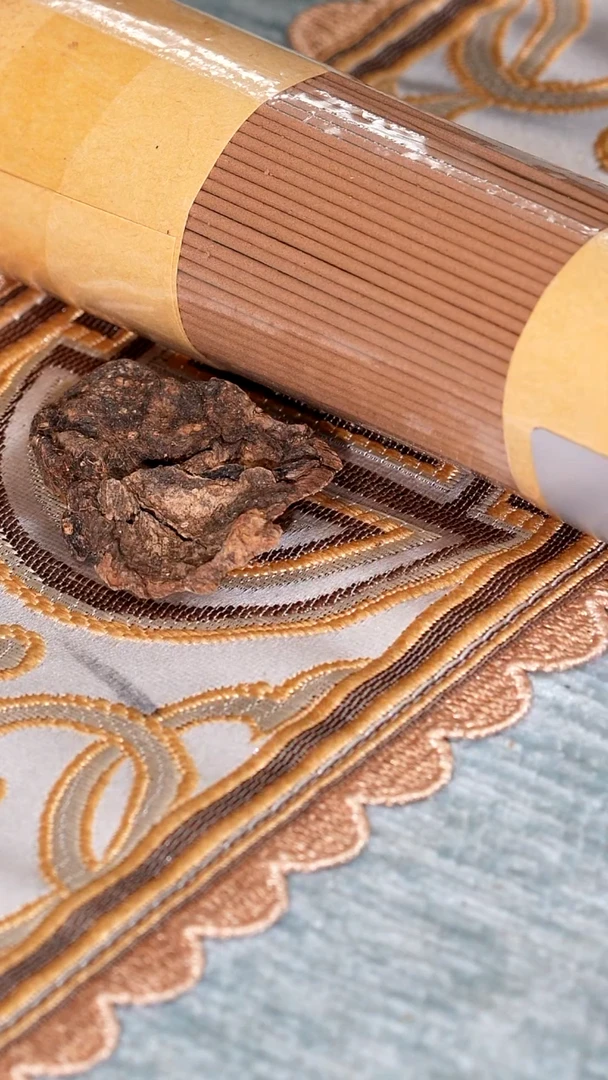 海南五指山红土包头一个