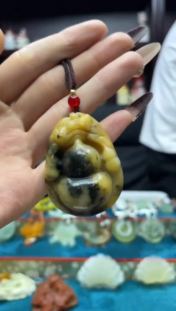 未镶嵌岫玉吊坠·