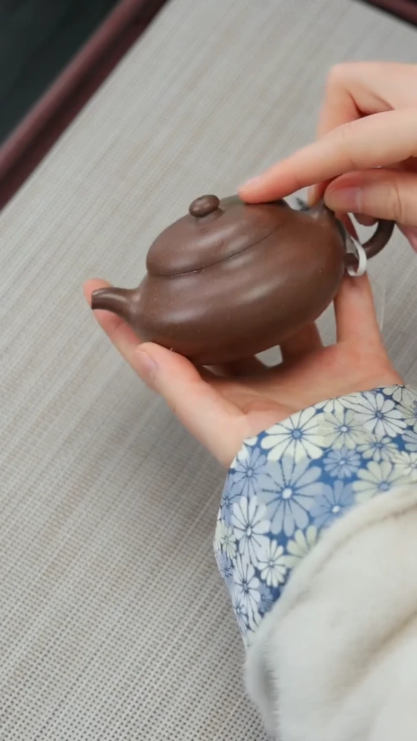 【闪购商品】紫砂茶壶天青泥  扁柿130cc