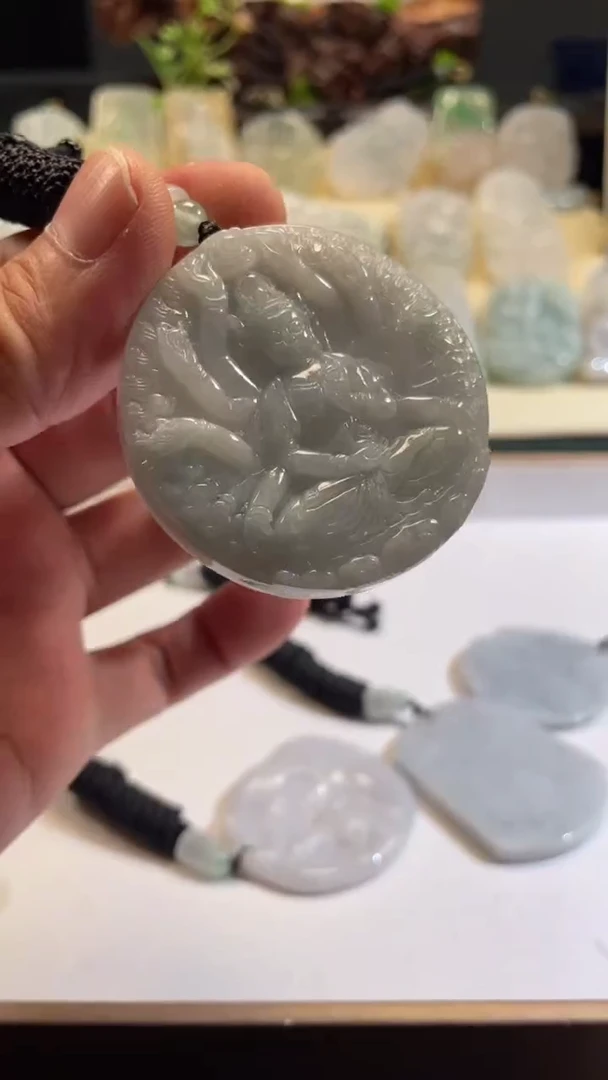 颈饰未镶嵌翡翠10/01/070