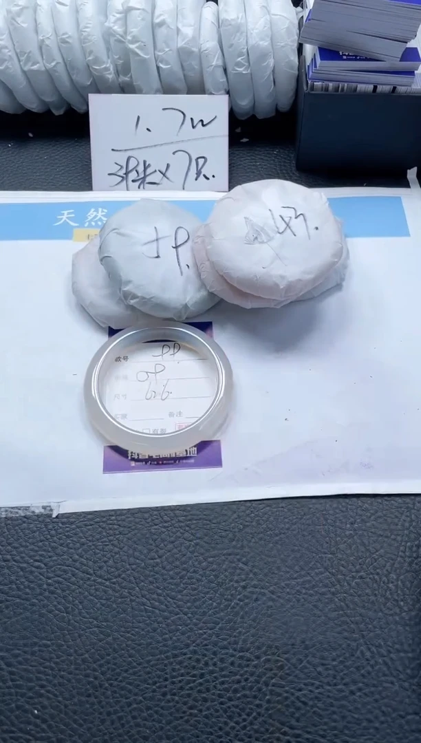 【闪购商品】石英质玉手镯未镶嵌99-62