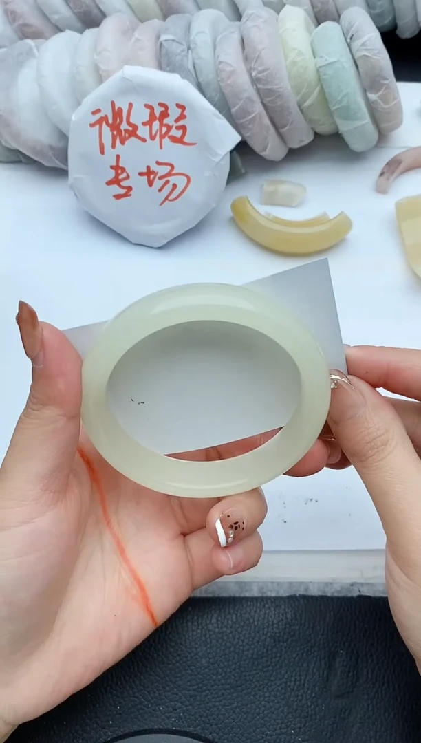 【闪购商品】石英质玉手镯未镶嵌A100+60/61