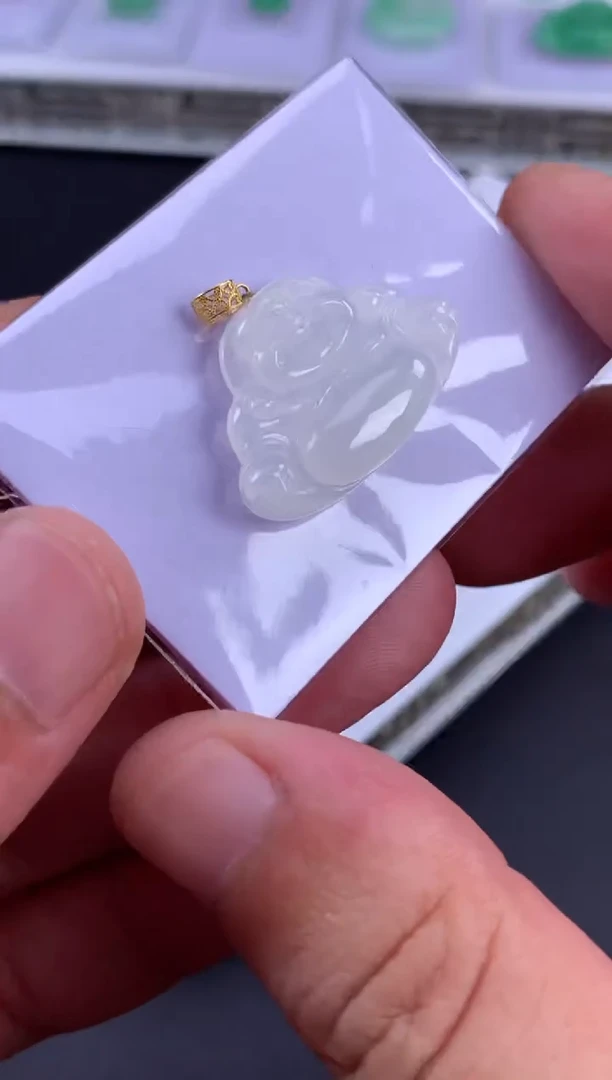颈饰18K金镶嵌翡翠翡翠