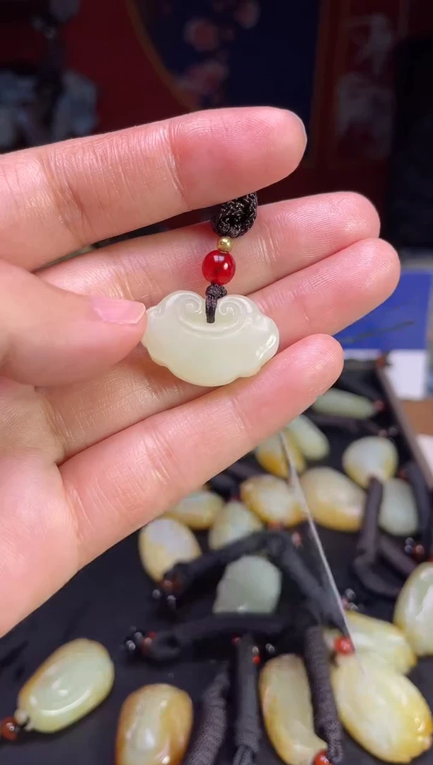 颈饰未镶嵌和田玉3