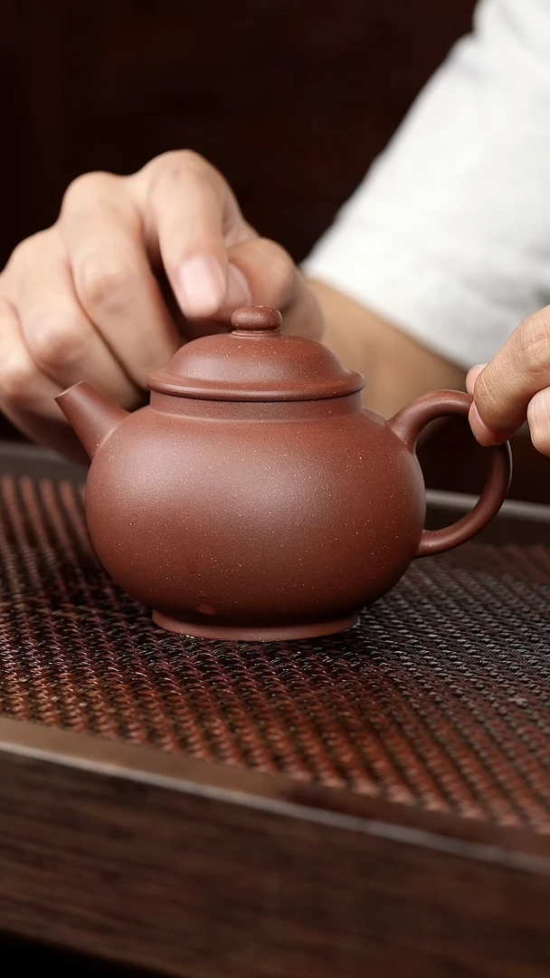 茶壶紫砂底槽清巨轮